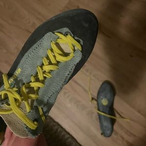 Womens climbing shoes